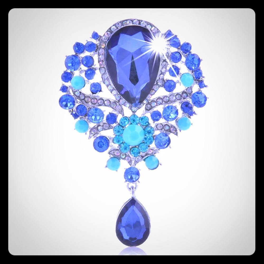 RHINESTONE BROOCH